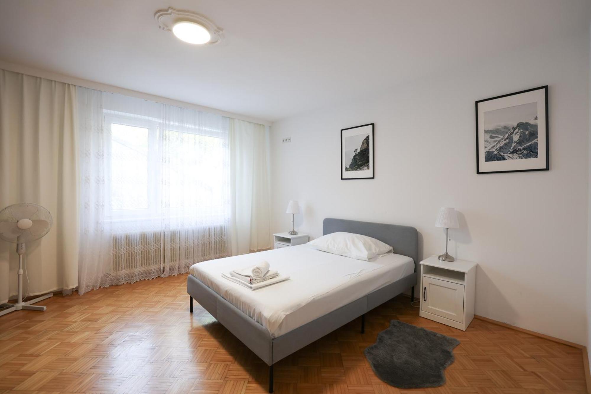 Retro In The Center. Appartement Wenen