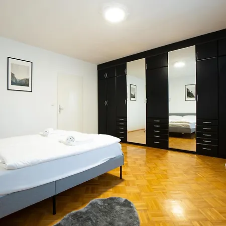 Retro Apartment In The City Center. Wenen Buitenkant foto