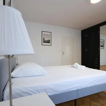 Retro Apartment In The City Center. Wenen Buitenkant foto